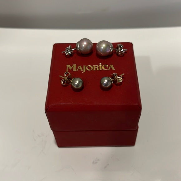 Majorica Pearl Earrings - Two Pairs - With One Box - Picture 3 of 7